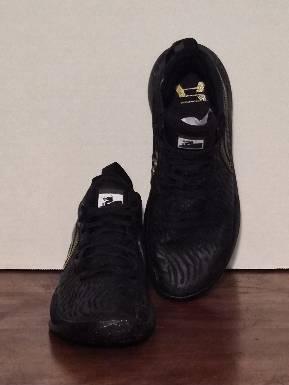 LiNing Yushuai 18 Basketball Sneakers, Mns 9.5, Like New Cond!, Black/Gold
